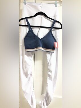 2 pc. ALO Yoga White Leggings with SPANX Navy Ribbed Sport bra